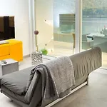 Apartment Style And Sea *