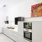 Style And Sea Apartment