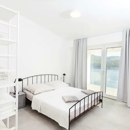 Style And Sea Apartment