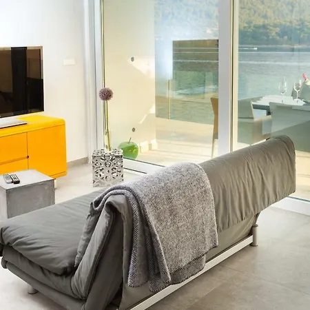 Apartment Style And Sea *