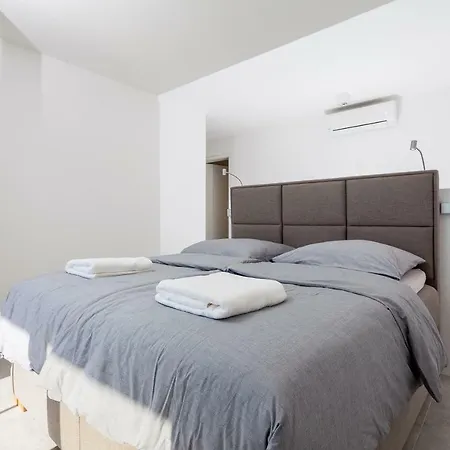 Style And Sea Apartman *