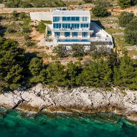 Apartment Style And Sea *