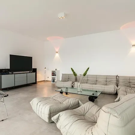 Apartment Style And Sea *